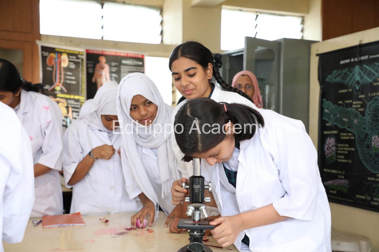 Azra Public School - Image 2