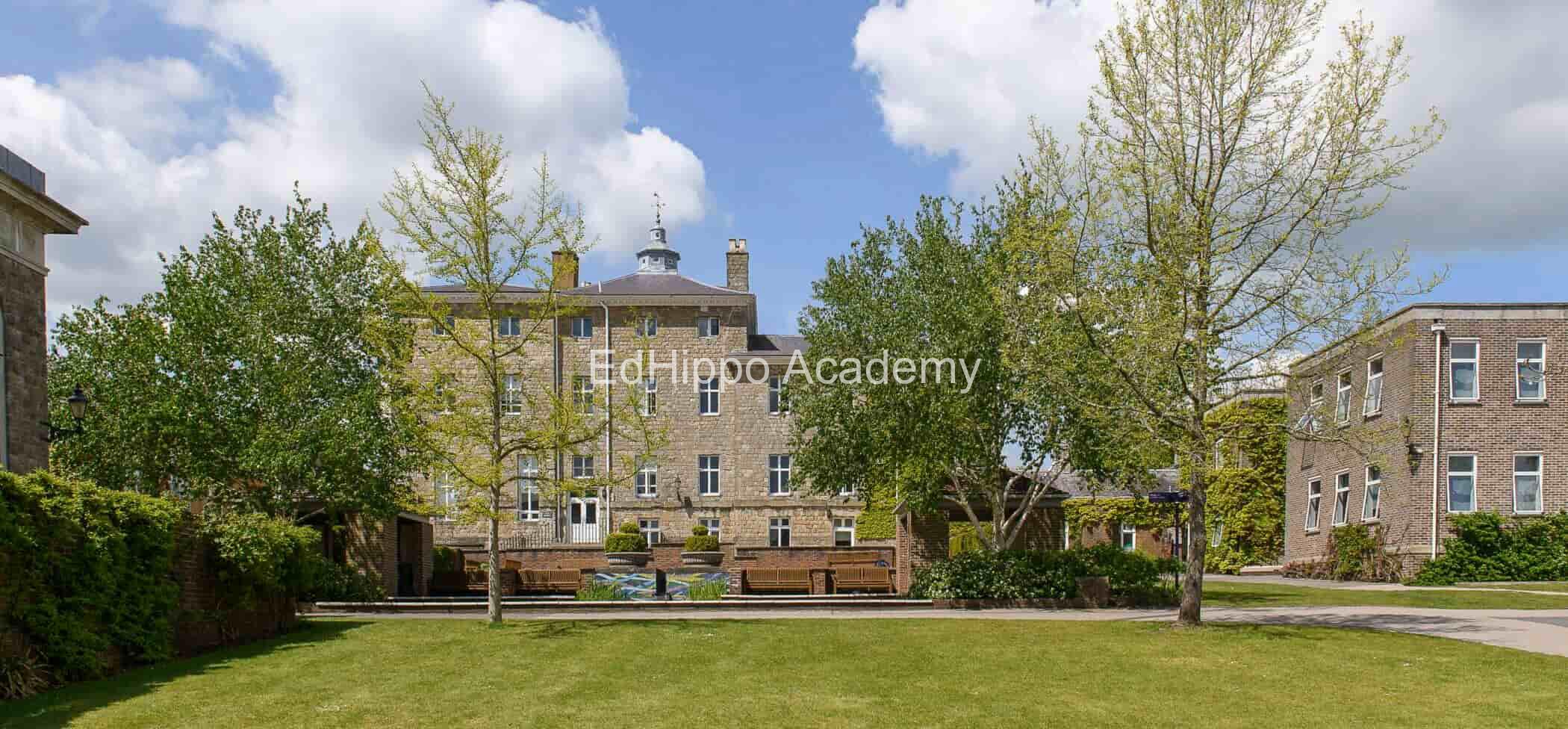 Seven Oaks School school photo | EdHippo Academy