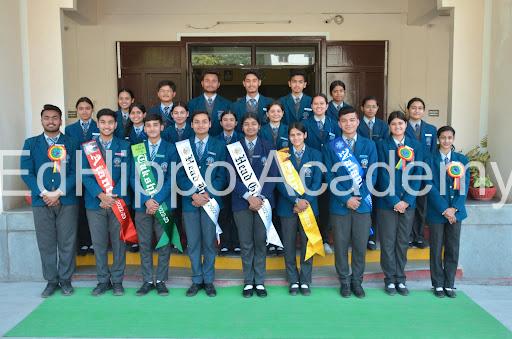 IMAGES[carouselImage].al