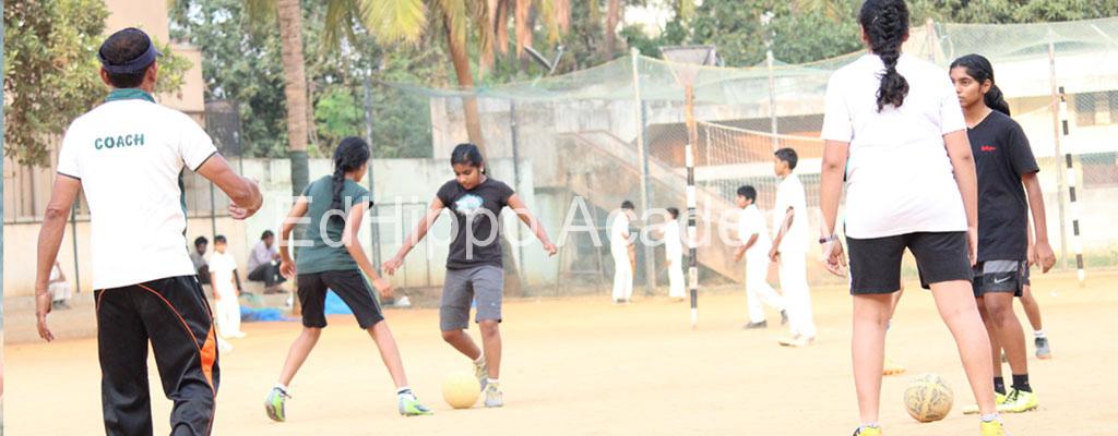 IMAGES[carouselImage].al