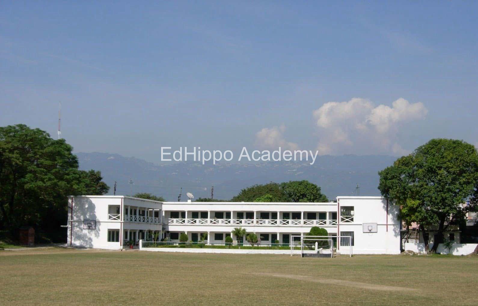 Col Brown Cambridge School school photo | EdHippo Academy